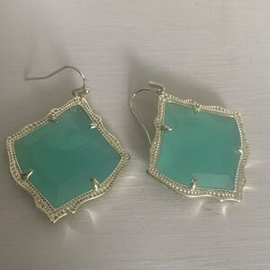 Kendra Scott Kirsten Earrings. EUC